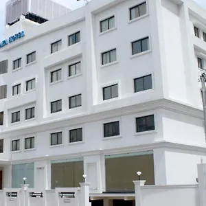 Hampshire Plaza Hotel 3*
