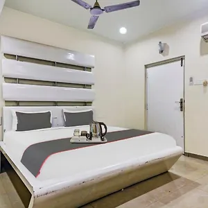 Capital O Dream Connect Near Central Hotel 3*