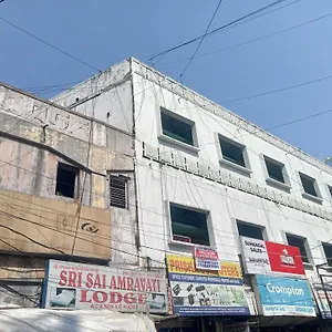O New Sri Sai Amaravati Hotel
