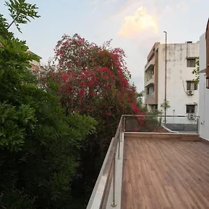 Family&petfriendly 5bhk With Jacuzzi @banjarahills Villa *