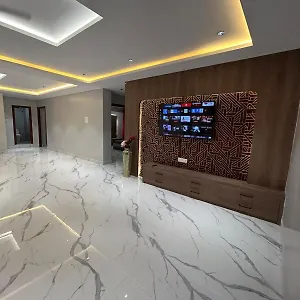 Apartment Luxurious 4bhk At Golden Heights Colonys