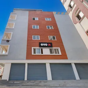 Hotel O Metro *