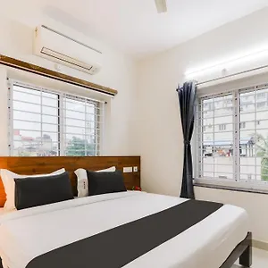 Hotel Super Townhouse Sri Nirvana Grand
