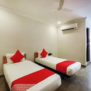 Oyo Flagship 13544 Sri Sai Nilayam Hotel