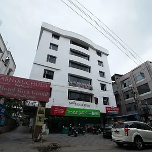 Super Townhouse Red Hills Lakdikapul Formerly Sitara Grand 3* Hyderabad