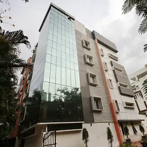 Hotel Oyo 9707 Sravya Residency