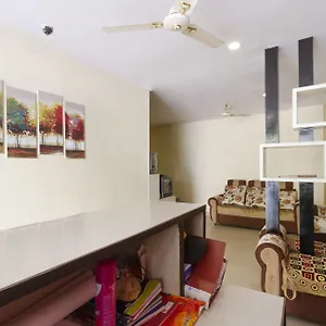 Hotel Rinn Lakdikapul 3*