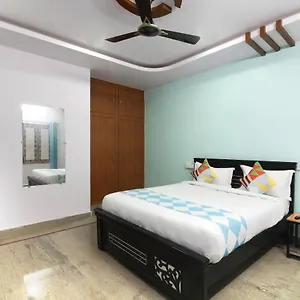 Oyo Home 79878 Pleasant Stays 3*