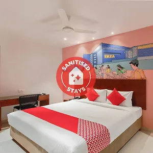 Hotel Collection O 24583 Sesha Grand 3*