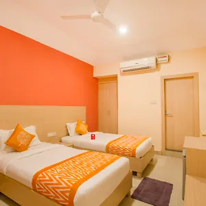 Oyo 10235 Oyster Transit Hotel