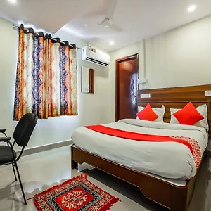 Oyo 588 Kmr Hospitality Services 3*