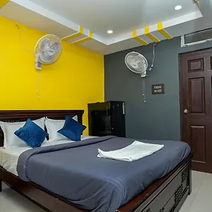 Hivee-1 & Living Non Ac Apartment *