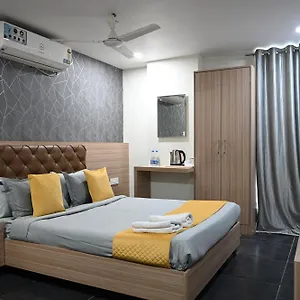 Supraja Yellow Bells Hotel 3*