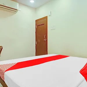 Hotel Sri Sai Dwaraka Residency Near Secunderabad Railway Station 3*