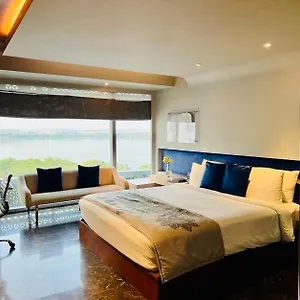 The Park Hyderabad, Banjara Hills Near Hussain Sagar 5*