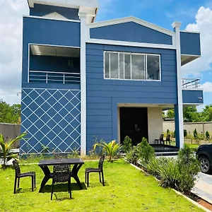 Valley Vineyard In Gandipet Villa *
