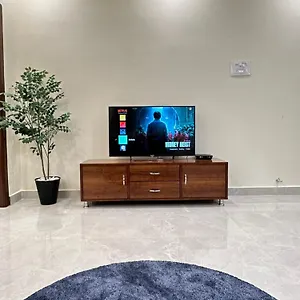Apartment Modern 3bhk Furnished Flat In Downtown *