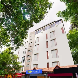 Hotel Fabhotel Wr Grand - Nr Renova Hospital, Banjara Hills