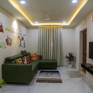 Cozy 3 Bhk A/c @ Wipro Circle , Near Us Embassy Apartment
