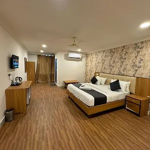 Blossoms Classic International -road View- Free Breakfast 3* Hyderabad