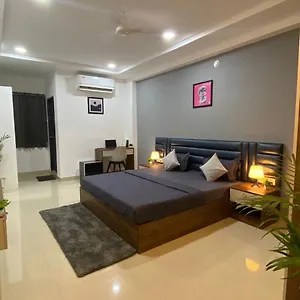 Housr 78 Madhapur Hotel *
