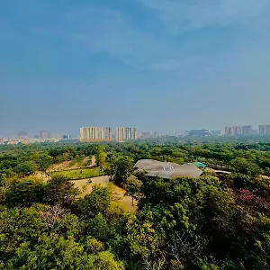 Penthouse Escape 1bhk Park View Flat In Kondapur *