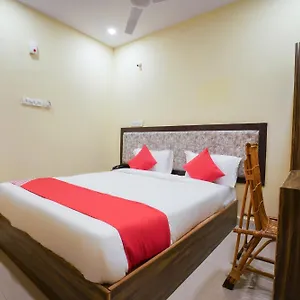 Hotel O R Square Near Lb Nagar Metro 3*