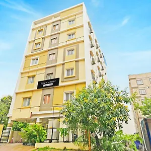 Super Townhouse Kondapur Near Botanical Garden 3* Kondapur (Telangana)