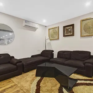 Super Townhouse Oak Hitec Near Image Hospital 4* Hyderabad