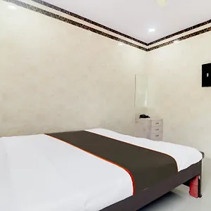 Hotel O New Aroma Classic 4*