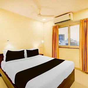 Townhouse De Alphabet - Gandimaissamma Hotel