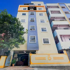 Super Collection O Gachibowli 4*