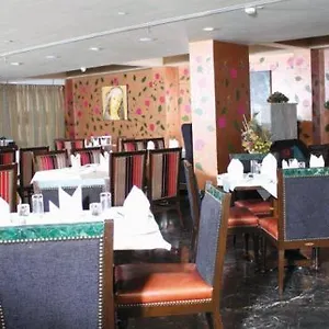 Gis Select Banjara Hill 3*