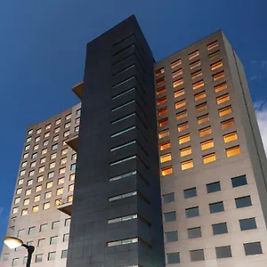 Duet , Hotel