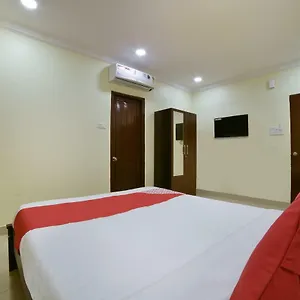 Hotel Oyo 16509 Mak Residency