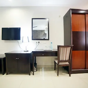 Fabhotel Majestica Hitec Hotel