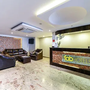 Hotel Fabhotel Park Heights 3*