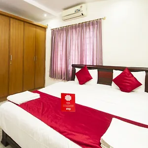 Oyo 7322 Near Apollo Hospital Jubilee Hills Hotel 2*