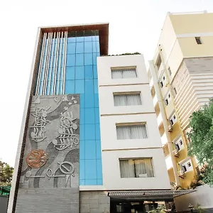 Oyo 14500 Hill View Hotel Hyderabad