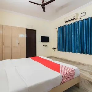Oyo 70743 Anr Homes Hotel 3*