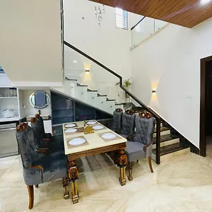 Luxurious Garden View Duplex In
