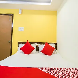 Hotel Oyo 11842 Aditya